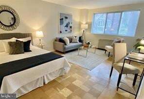 2710 Macomb St NW, Unit 303 in Washington, DC - Building Photo - Building Photo