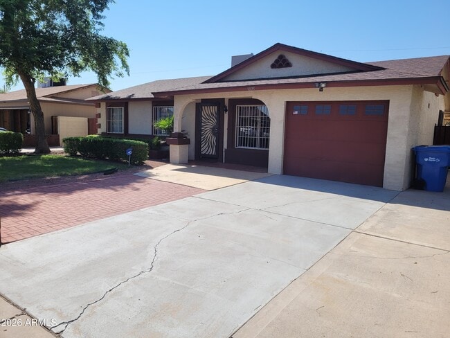 property at 5025 W Vernon Ave