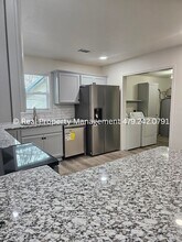 407 Hemlock St in Van Buren, AR - Foto de edificio - Building Photo