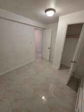 3117 99th St, Unit B in East Elmhurst, NY - Foto de edificio - Building Photo