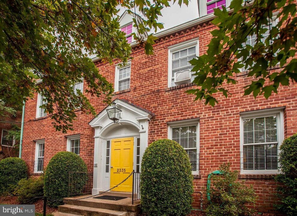 2335 40th St NW in Washington, DC - Building Photo