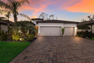 706 Acacia Ct in Bradenton, FL - Building Photo - Building Photo