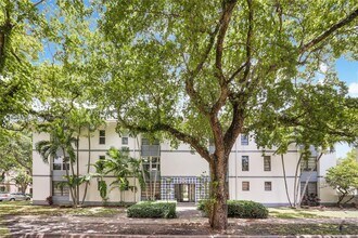 235 Antilla Ave in Coral Gables, FL - Building Photo - Building Photo