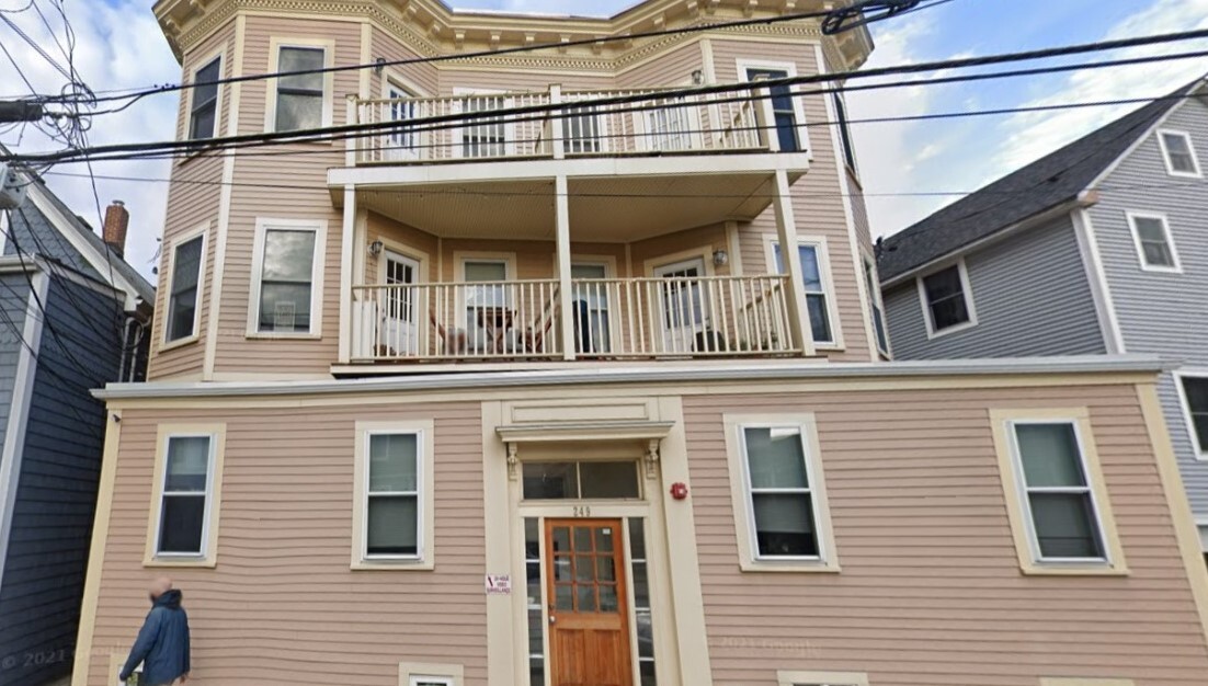 245 Summer St, Unit 1L-249 in Somerville, MA - Foto de edificio
