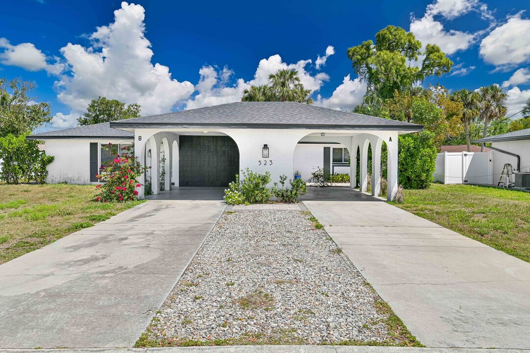 523 SE 24th Ave in Cape Coral, FL - Building Photo