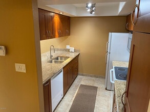 6900 E Gold Dust Ave in Paradise Valley, AZ - Building Photo - Building Photo