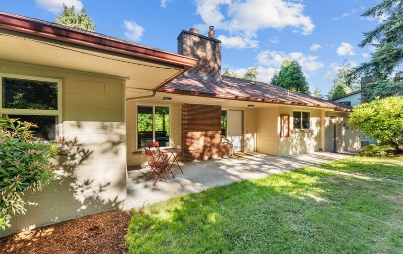 6930 SW Brier Pl in Portland, OR - Foto de edificio