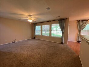 2000 Golden Sunrise Ln in Pflugerville, TX - Foto de edificio - Building Photo