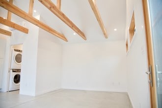 6521 W 87th St in Los Angeles, CA - Building Photo - Building Photo