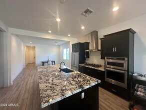 10864 W Marshall Ave in Phoenix, AZ - Building Photo - Building Photo