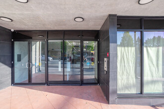 Collina in Burnaby, BC - Building Photo - Building Photo
