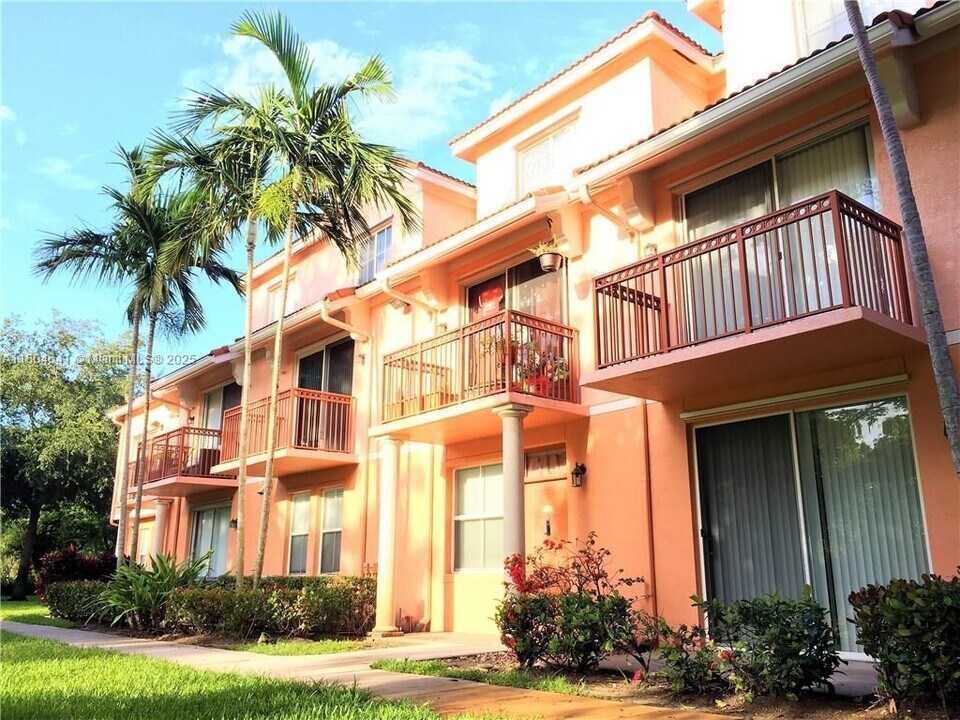 2014 Alta Meadows Ln in Delray Beach, FL - Foto de edificio