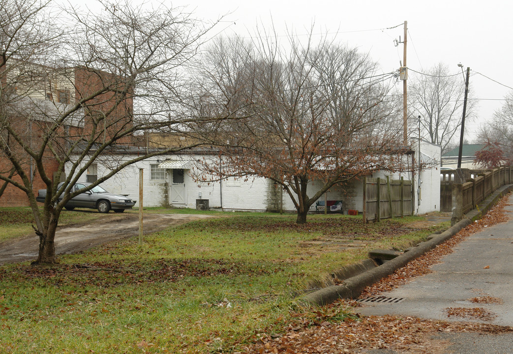 106 Bridge St in Huntington, WV - Building Photo