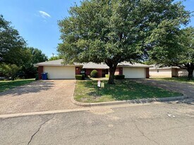 966 Parkview Cir in Hewitt, TX - Building Photo