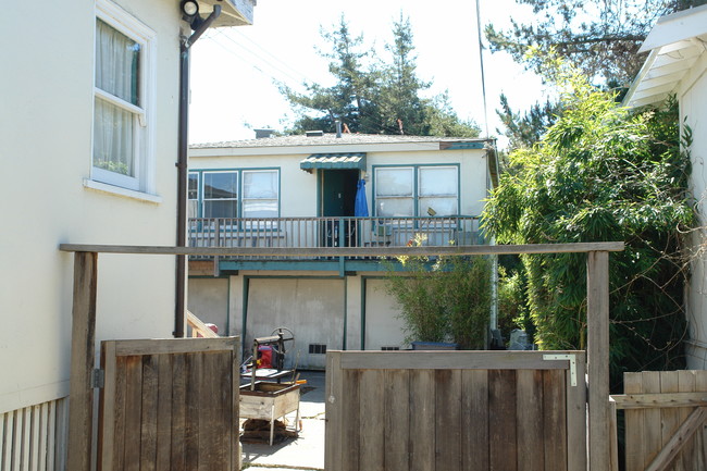 1716 Virginia St in Berkeley, CA - Foto de edificio - Building Photo