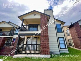 810 Station St in Converse, TX - Building Photo