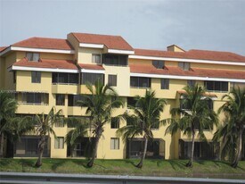 8305 SW 152nd Ave in Miami, FL - Building Photo
