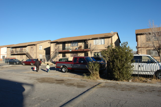 4760 Lucite Ln in Las Vegas, NV - Foto de edificio - Building Photo