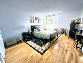 50 Park St, Unit 45 in Brookline, MA - Foto de edificio - Building Photo