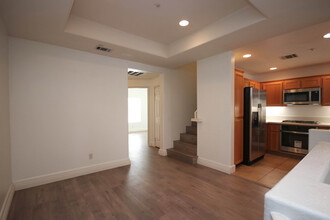 610 E Walnut St, Unit 610 in Pasadena, CA - Building Photo - Building Photo