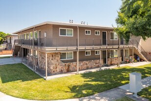 906 Delbert Way in San Jose, CA - Building Photo