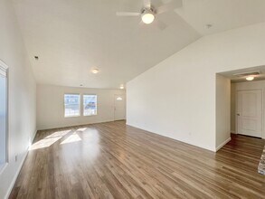 212 E Havasupai St in Meridian, ID - Building Photo - Building Photo