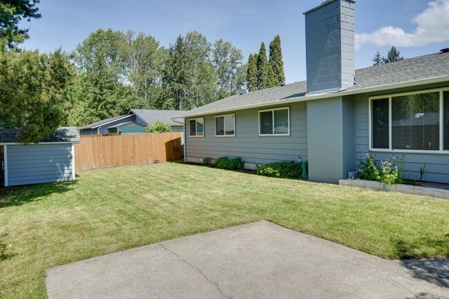 1921 Edmonds Dr SE in Renton, WA - Building Photo - Building Photo