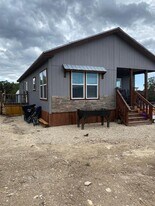 1545 Elm Pass Rd in Center Point, TX - Building Photo