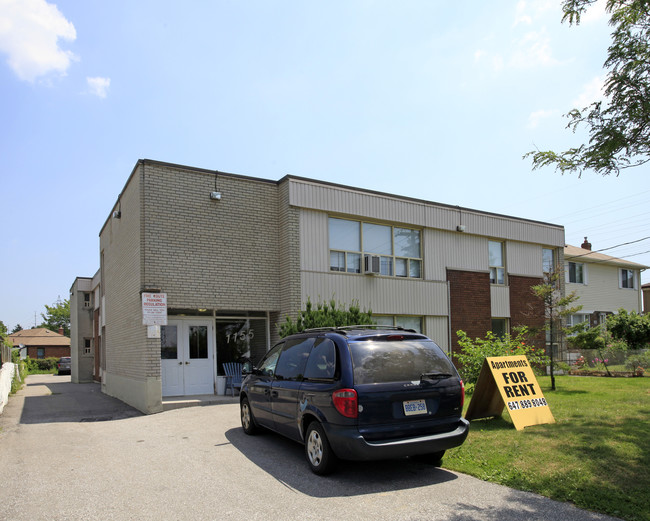 1155 Birchmount Rd in Toronto, ON - Building Photo - Primary Photo