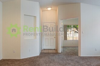 10212 Country Sage Dr NW in Albuquerque, NM - Building Photo - Building Photo