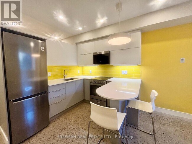 122 Pendrith St in Toronto, ON - Building Photo - Building Photo