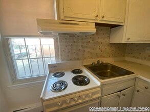 74 S Huntington Ave in Boston, MA - Building Photo - Building Photo