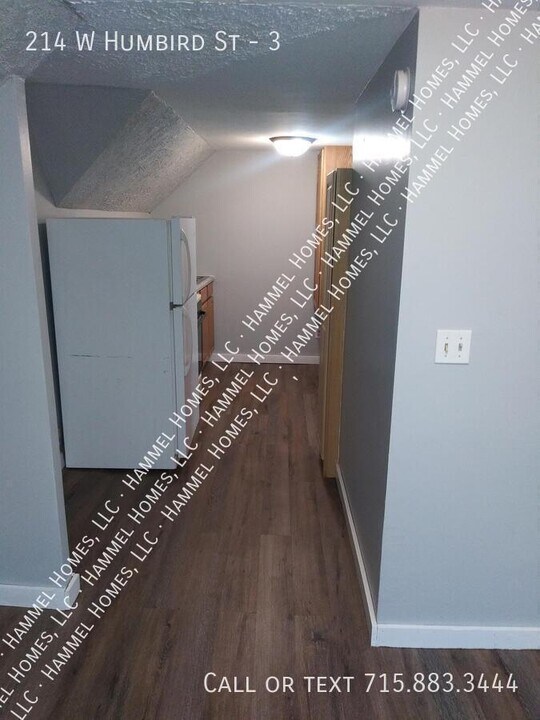 214 W Humbird St in Rice Lake, WI - Foto de edificio
