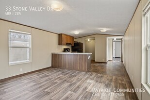 33 Stone Valley Dr in Springfield, IL - Building Photo