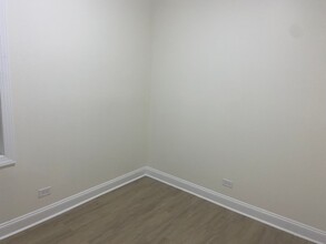 7037 S Elizabeth St in Chicago, IL - Building Photo - Building Photo
