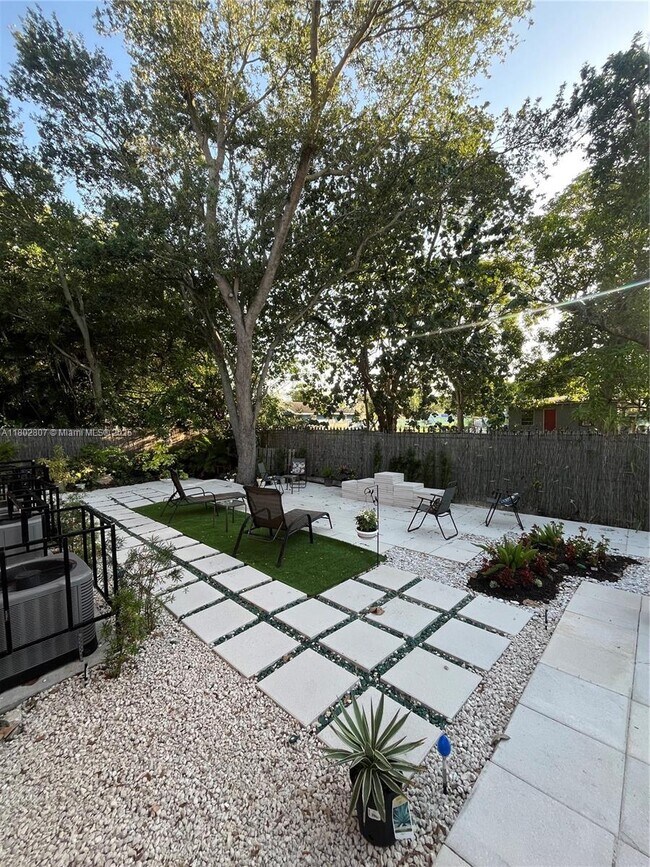 441 NW 7th Terrace in Fort Lauderdale, FL - Building Photo - Building Photo