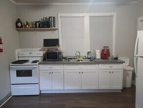 411 W Taft St, Unit Apt. C in Lafayette, LA - Foto de edificio - Building Photo
