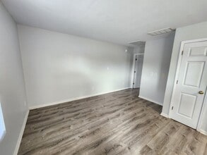 63 Coats Cir in Benson, NC - Building Photo - Building Photo