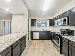 951 Waverly Dr in Longwood, FL - Foto de edificio - Building Photo