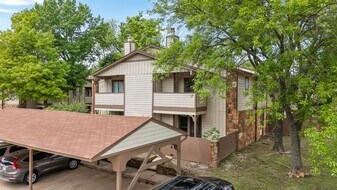 6522 S Memorial Dr in Tulsa, OK - Building Photo
