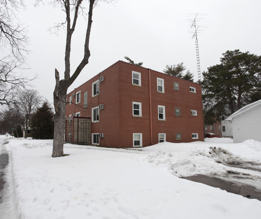 1701 B St in Lincoln, NE - Building Photo