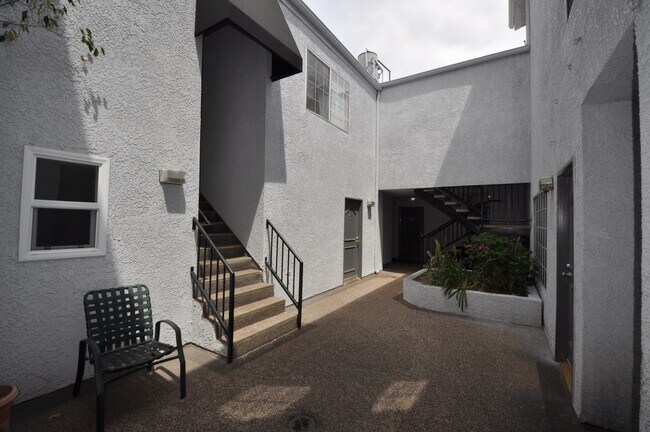 11416 Albers St in Los Angeles, CA - Building Photo - Building Photo