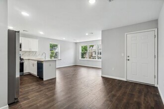 889 S 17th St in Newark, NJ - Building Photo - Building Photo