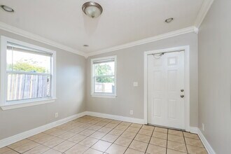 395 Plum Tree Dr in Lantana, FL - Building Photo - Building Photo