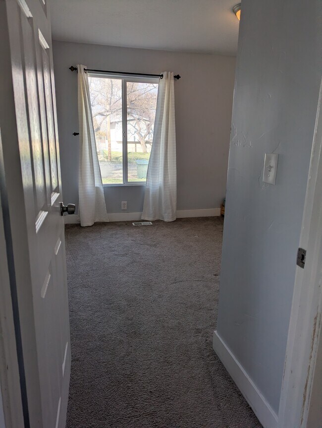 4885 W Pavant Ave in West Valley City, UT - Foto de edificio - Building Photo