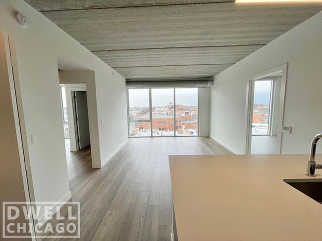 3914 N Broadway St, Unit 2 in Chicago, IL - Foto de edificio - Building Photo
