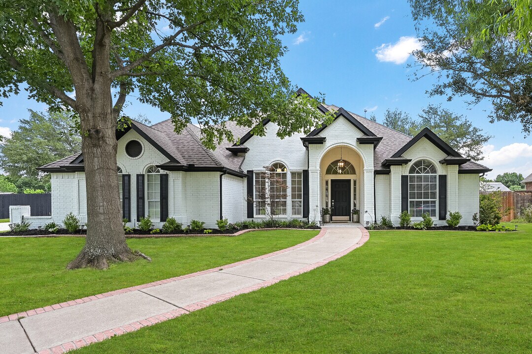 711 Saratoga Dr in Southlake, TX - Building Photo