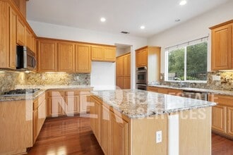 6025 CreekBerry Wy in El Dorado Hills, CA - Building Photo - Building Photo