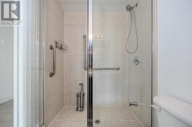 650-650 Mt Pleasant Rd in Toronto, ON - Building Photo - Building Photo