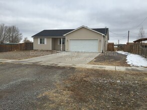 1710 Edison Ave in Alamosa, CO - Building Photo - Building Photo